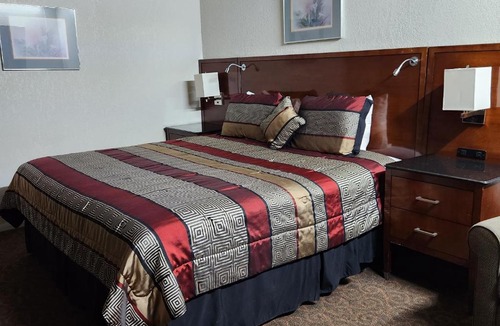 Emporia Hotel | Americas best inn and suites