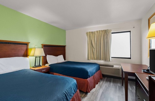 Highlands Hotel | Americas Best Value Inn Lincoln Airport