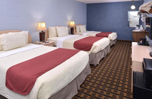 Branson Theater District Hotel | Americas Best Value Inn & Suites Branson - Near the Strip