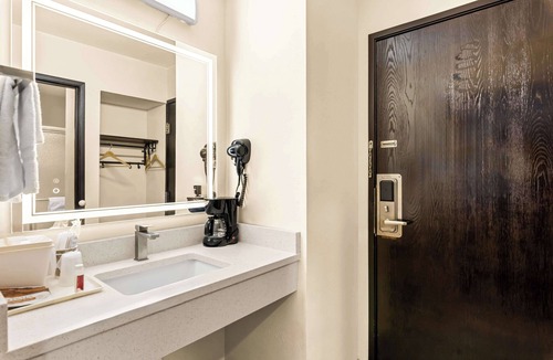McMinnville Hotel | Americas Best Value Inn McMinnville