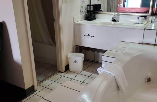 Parkers Crossroads Hotel | Americas Best Value Inn Wildersville