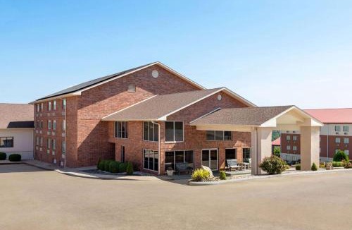 Branson Theater District Hotel | AmericInn by Wyndham Branson & Conference Center