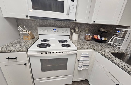 Ellendale House | Amy's Country Cottage 3BR/2BA