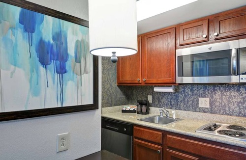 Lexington Hotel | An Accommodation for Family or Fur Parents | Free Breakfast & On-Site Parking