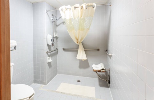 Branson Hotel | Angel Inn Central