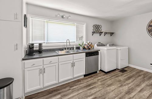 Central Gardens House | Annesdale Duplex #1 - Spacious & Central - 3bed, 2bath - 5 mins to Downtown!