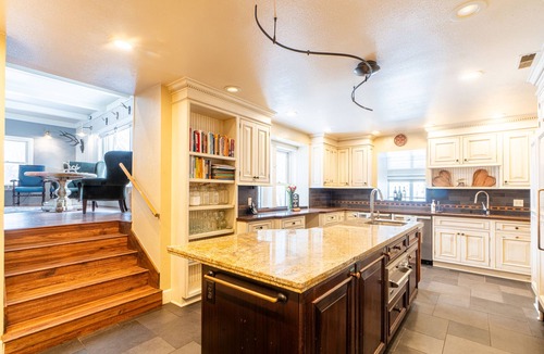 Durango Bed & Breakfast | Antlers on the Creek Bed & Breakfast