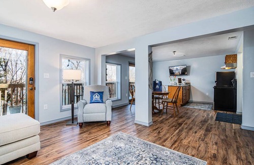 Big Cedars Apartment | Apartment ∙ 2 bedrooms ∙ 6 guests