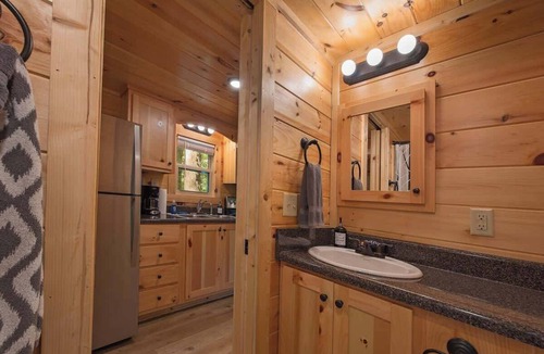 Chattanooga Cabin | Apollonie Cabin Private Spa at Lookout Mountain