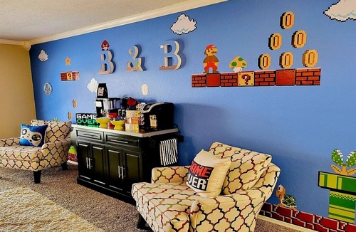Amarillo House | Arcade House Sleeps 16+ Family Fun Retreat Pet Friendly Mini Golf All Games FREE