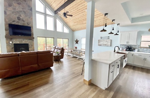 Lampe Cabin | Arrowhead Lodge-ADA Lake view w/Pickleball Court!