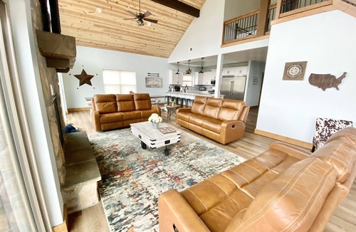 Lampe Cabin | Arrowhead Lodge-ADA Lake view w/Pickleball Court!