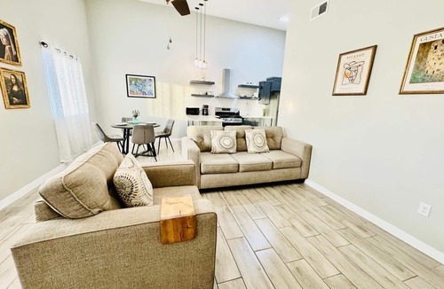 Biggs Field House | Artsy Double-Unit 1504B