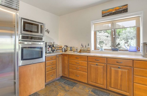 Canoncito Apartment | Artsy & Spacious Retreat w/Sauna in Santa Fe!