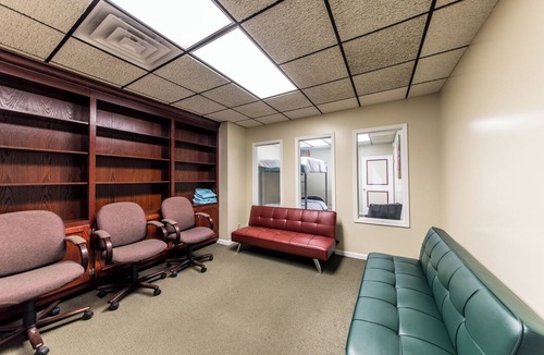 Downtown St. Louis Apartment | Austin Powers at the Roxbury