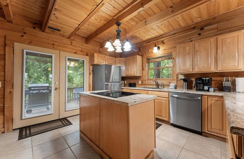Branson Cabin | Authentic Log Cabin Mins to Thunder Ridge&Big Cedar Free Attraction Tickets Pvt Hot Tub Pool Table