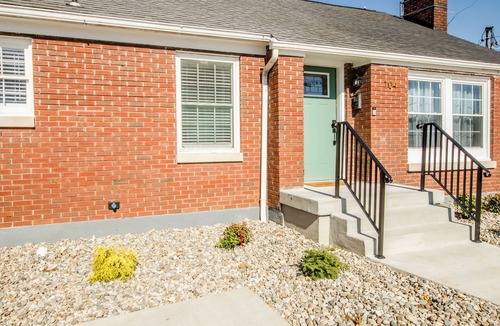Bardstown House | Bardstown Bourbon Royale, Just 1 block from Downtown Historic District