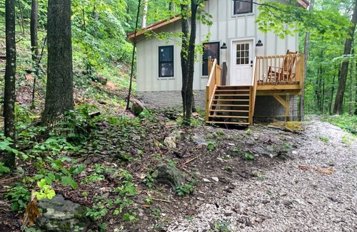 Means Cabin | Barn at Red River Gorge Natural Bridge