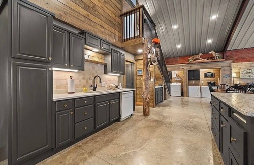 New Blaine House | Barndominium Near Mt. Magazine & Lake Access