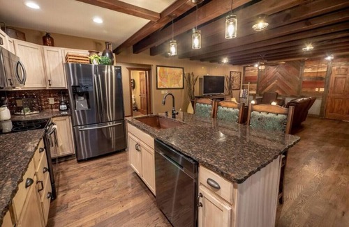 Big Cedars House | Barnwood Beauty: Sleeps up to 30 Guests!