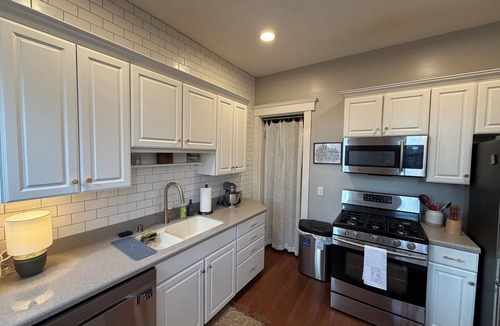 Germantown House | Barrel House on Derby Row 1890s Home Near Distilleries & Derby + Pvt Parking
