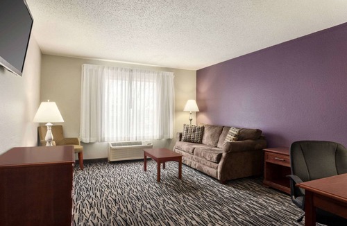 Springfield Hotel | Baymont by Wyndham Springfield I-44