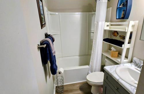 Sneads Ferry House | Beachfront Condo 103