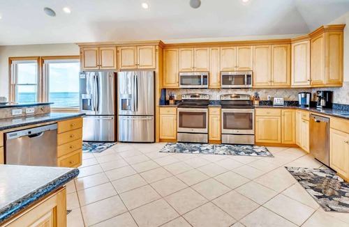 Hatteras House | Beachfront Hatteras Estate with Pool and Spa!