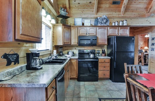 Branson Cedars House | Bearfoot-Lodge | 3 Bed, 2 Bath
