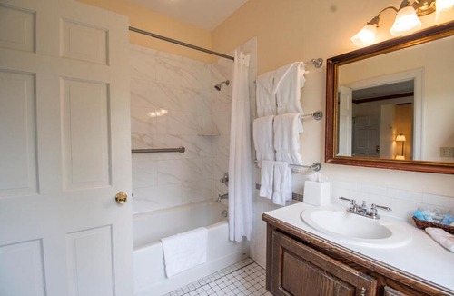 Harrodsburg Hotel | Beaumont Inn