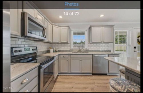 Oak Grove Cottage | Beautiful 2-bedroom Lake front cottage with AC in charming Johnson City