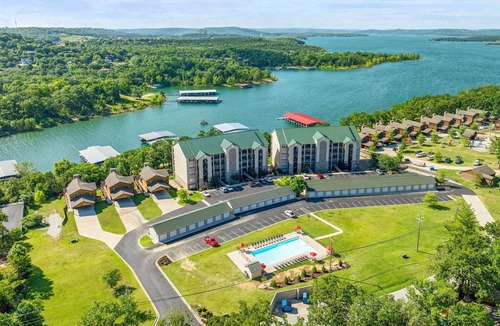 Branson Condo | Beautiful 2 Bedroom Lakefront Condo