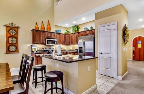 Fieldstone Bluffs Villa | Beautiful, 2-Level, Tuscan-Style Villa in Branson Creek! A Place to Unwind!