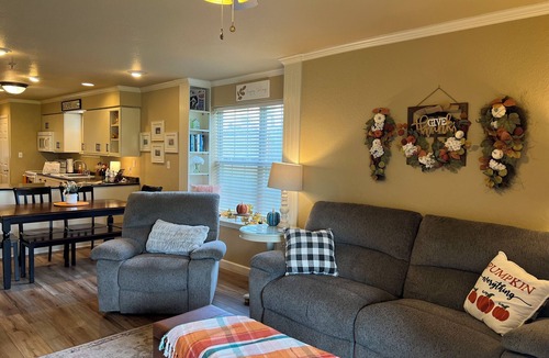 Branson Condo | Beautiful 2BR/2BA Condo. Holiday Hills Near Branson Landing/No Stairs