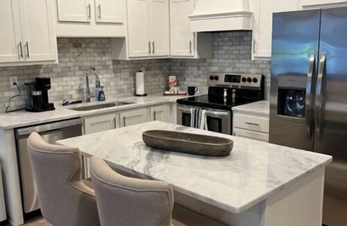 Oxford Condo | Beautiful 3-bedroom 3 1/2 bath condo/townhome in Oxford's Fieldstone Farms.