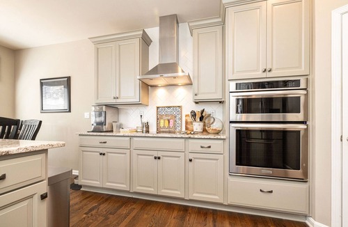 Buechel House | Beautiful 4 BR, 4.5 Bath, Executive Home w In Ground Pool & Handicap Accessible!