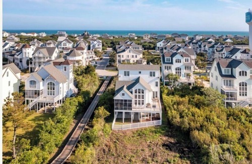 Atlantic Beach House | Beautiful 5 bedrooms, 5.5 baths on sound and walking distance to beach and shops