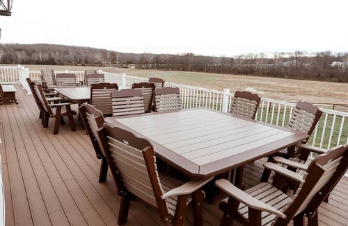 Owensville House | Beautiful and Spatious Vacation Rental with 6 Bedrooms near Owensville, Missouri