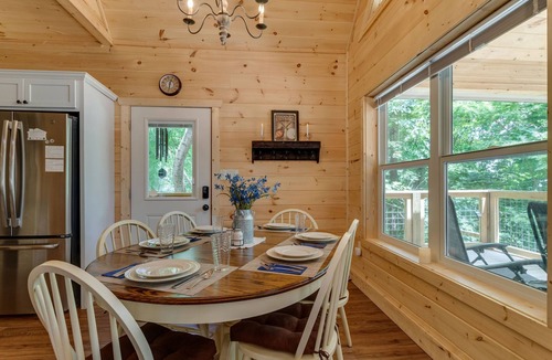 Chalet Village Ski Chalet | Beautiful Chalet in Gatlinburg with Seasonal Views 3 bedroom 2 bath!
