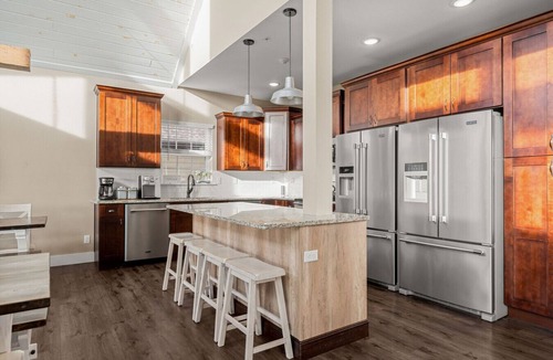 Table Rock House | Beautiful, Comfortable, & Spacious: Lakeview with Hot Tub and Entertainment Room