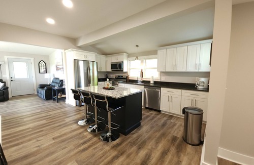 Depauw House | Beautiful Country Setting Welcome to Moberly Manor