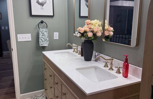 Lynn Garden Apartment | Beautiful Farmhouse Retreat For Two in Limestone TN
