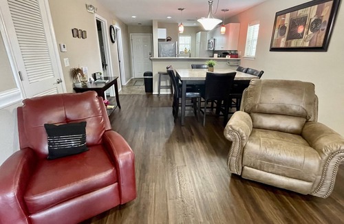 Branson Condo | Beautiful, Modern Condo-No Stairs!-King Beds! Central Branson