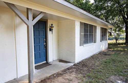Brookston House | Beautiful quiet home with private lake!