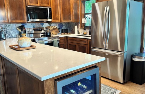Paradise Hill House | Beautiful remodeled home with stunning lake views
