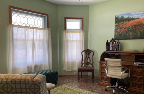 Hoxie Bed & Breakfast | Beautiful Victorian in rural northwest Kansas