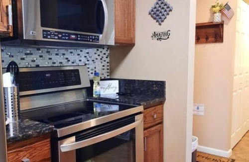 Table Rock Condo | Beautifully updated condo on Pointe Royale golf course