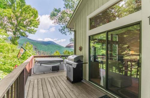Maggie Valley Apartment | Bella Vista - Hot Tub and Pet Friendly