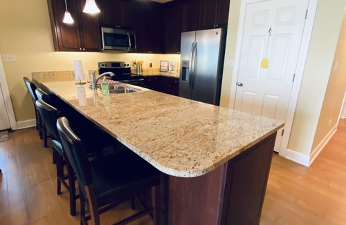 Greers Ferry House | Bellawood Resort #4 Sleeps 4. Lakefront Downstairs Unit with Boat Slip