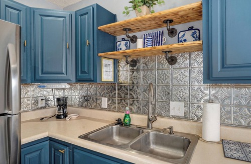 West Central House | Belmont Blue Stylish Retreat - Bass Pro+MSU+Downtown+Drury
